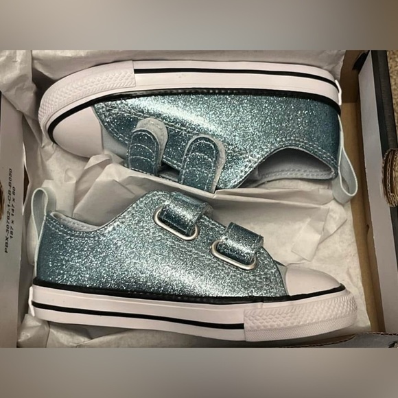 Converse blue glitter size 7 NEW in box - Picture 2 of 2